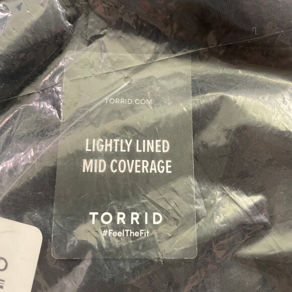 Torrid NWT Ruched Retro Mid-Length Swim Dress Black Size 6X D/DD Underwire - Picture 11 of 11